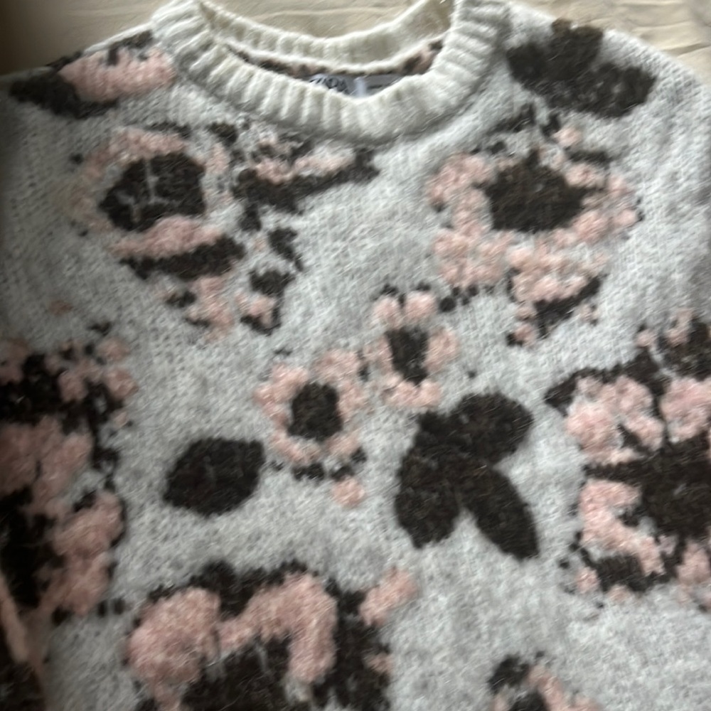 ZARA warm crew neck sweater .Size M , Euro 44 Fits like a Large .